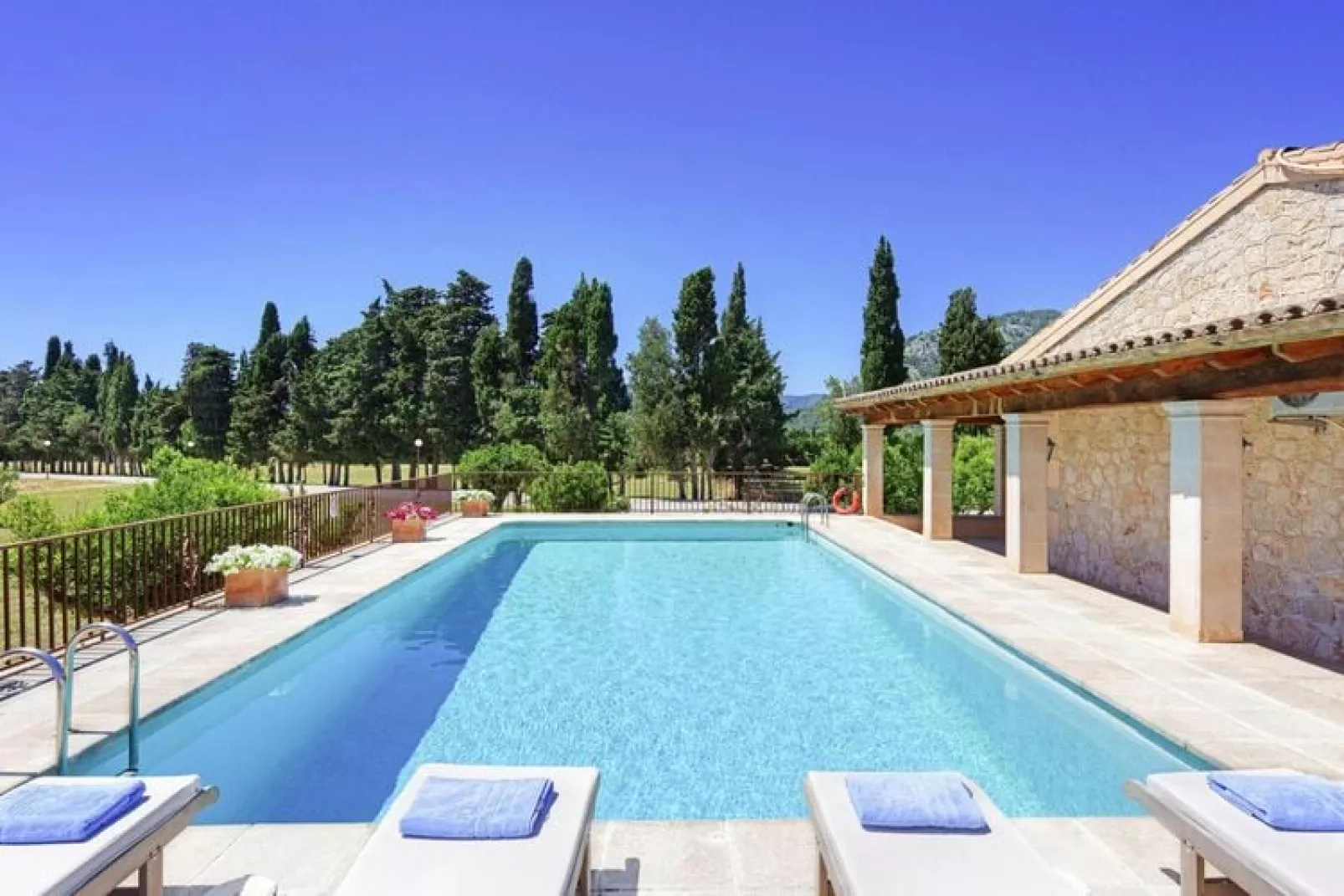 poolofhouse
