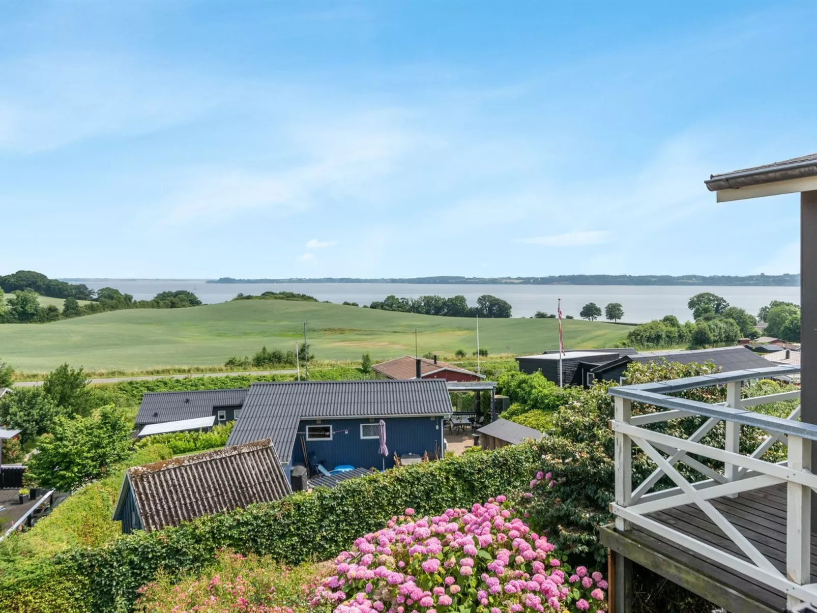 "Haraldina" - 350m to the inlet-Buiten