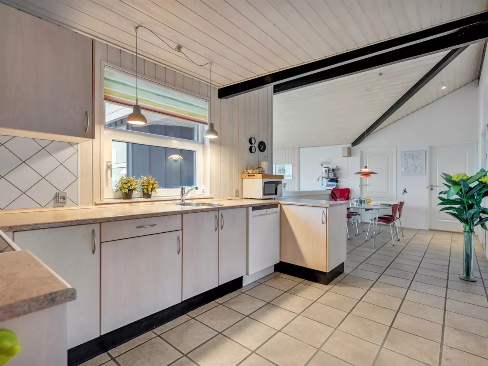 "Sarita" - 1km from the sea-Binnen