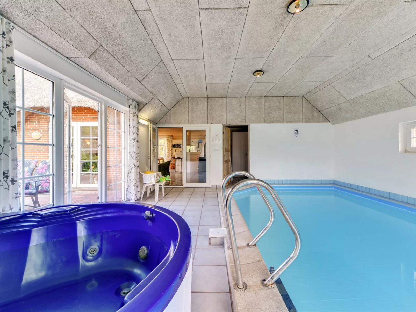 "Naya" - 2.5km from the sea-Buiten