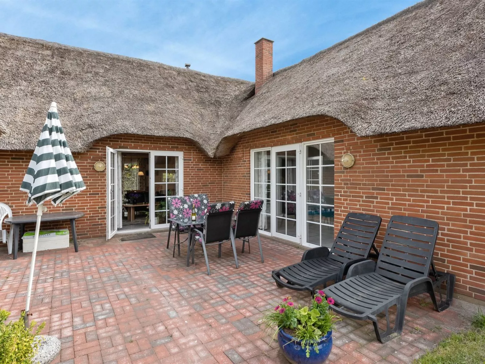 "Naya" - 2.5km from the sea-Buiten