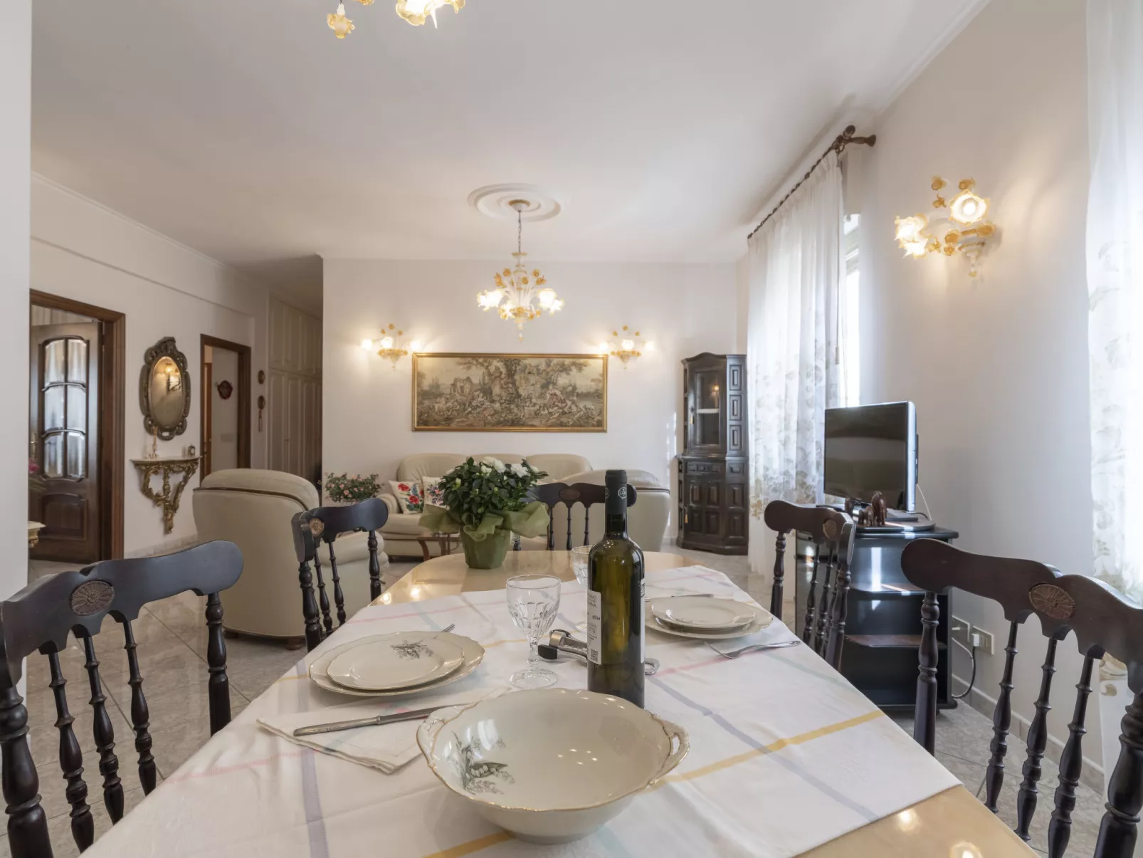 Casa Giuliana-Binnen