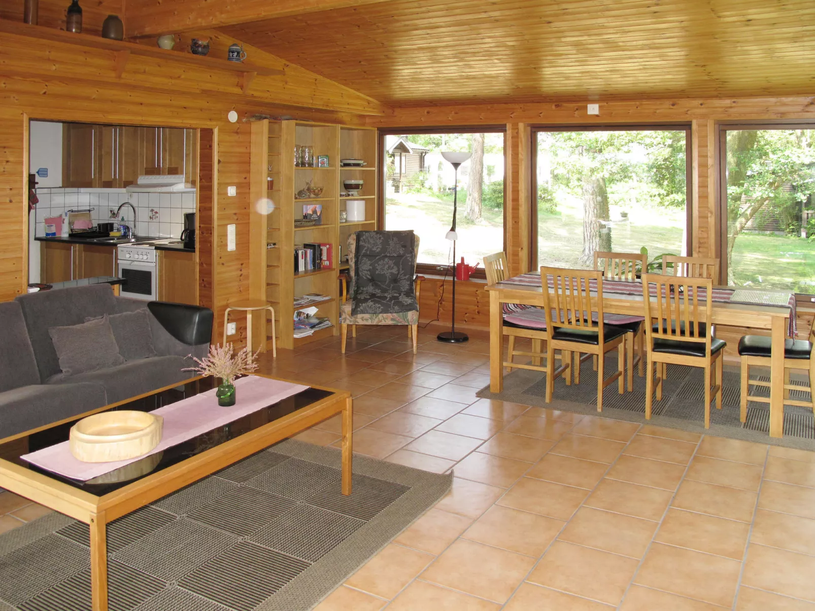 Kjuge Gula Huset-Binnen