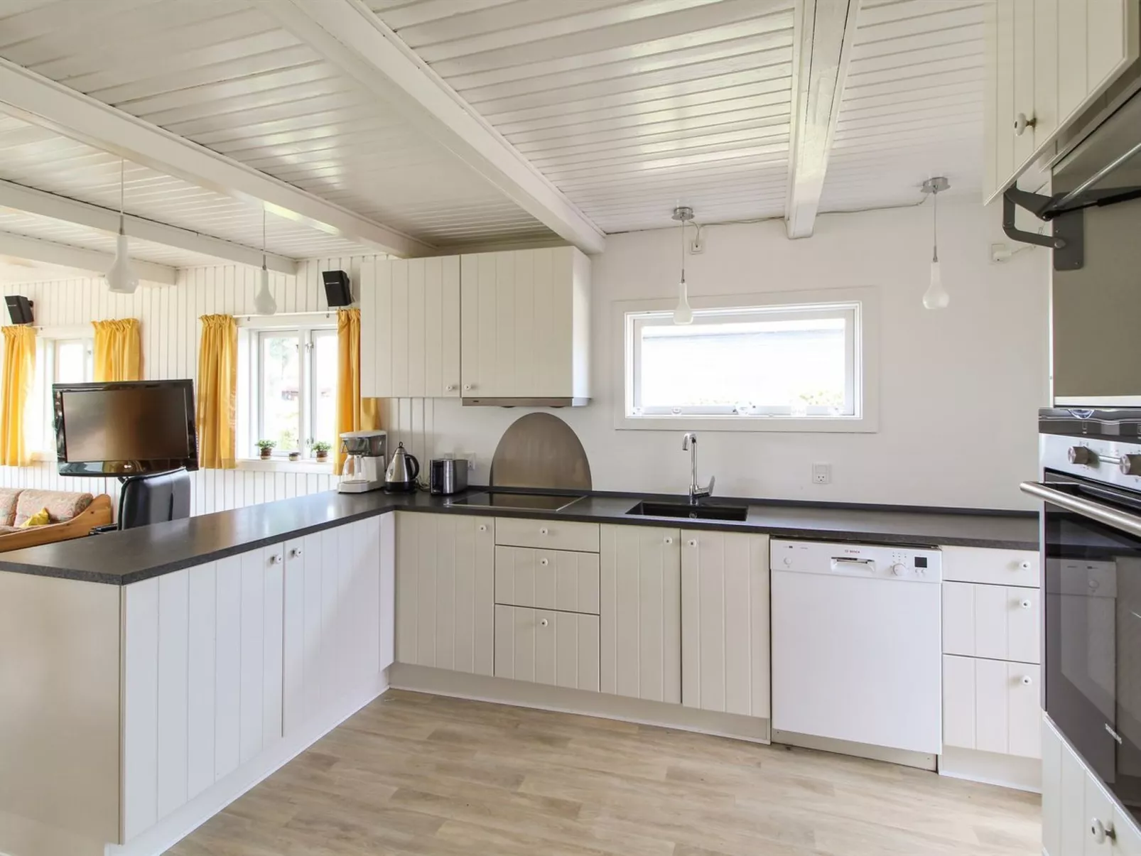 "Lillebror" - 200m from the sea-Binnen