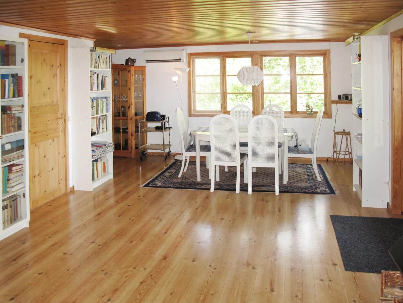Kjuge Nya Huset-Binnen