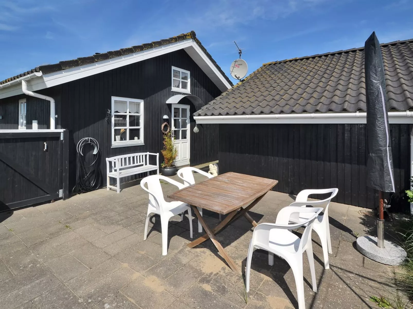 "Jerker" - 400m from the sea-Buiten