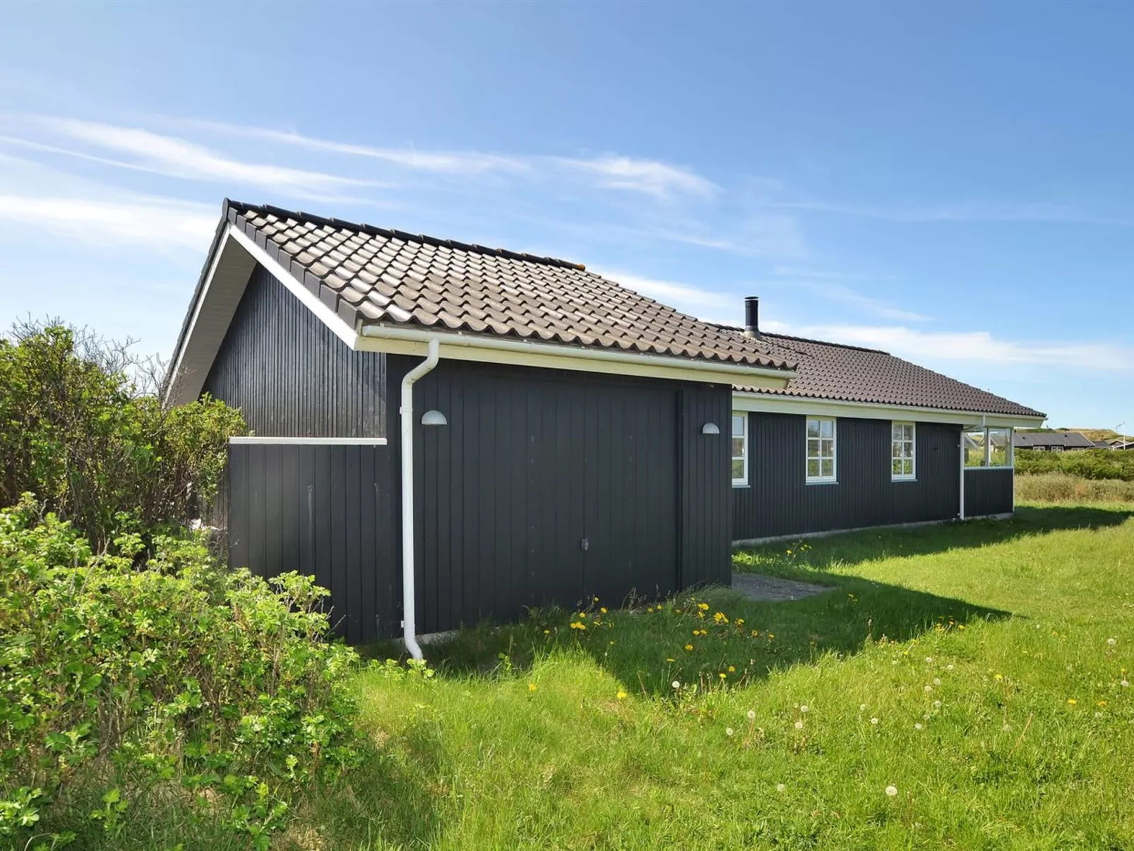 "Jerker" - 400m from the sea-Buiten