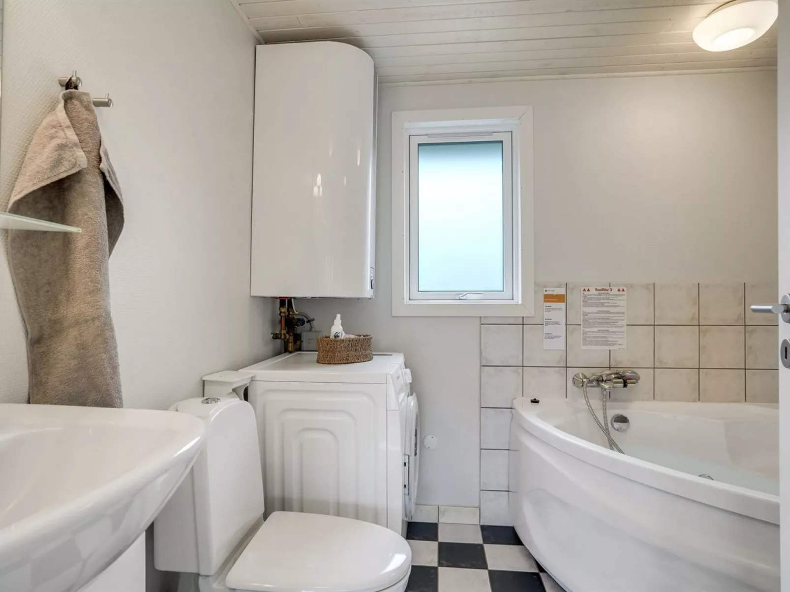 "Dirch" - 1.5km from the sea-Binnen