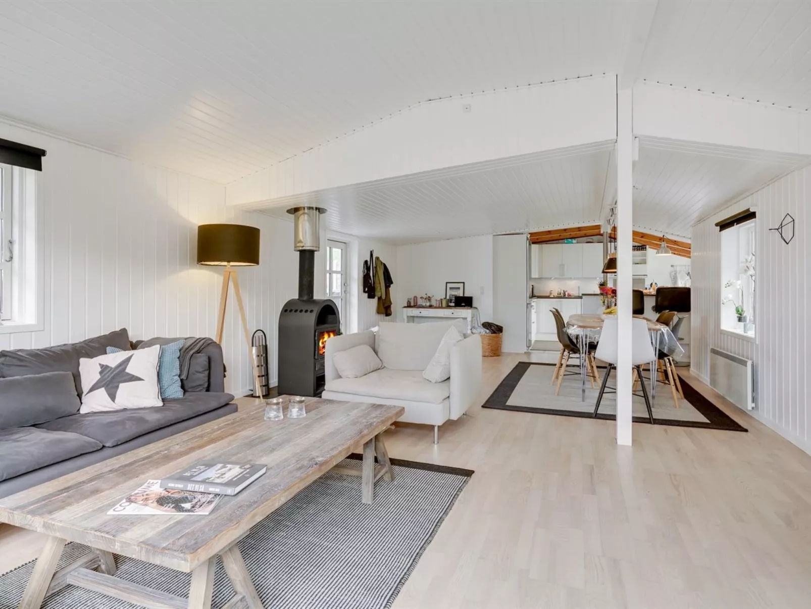 "Gunlef" - 50m from the sea-Binnen