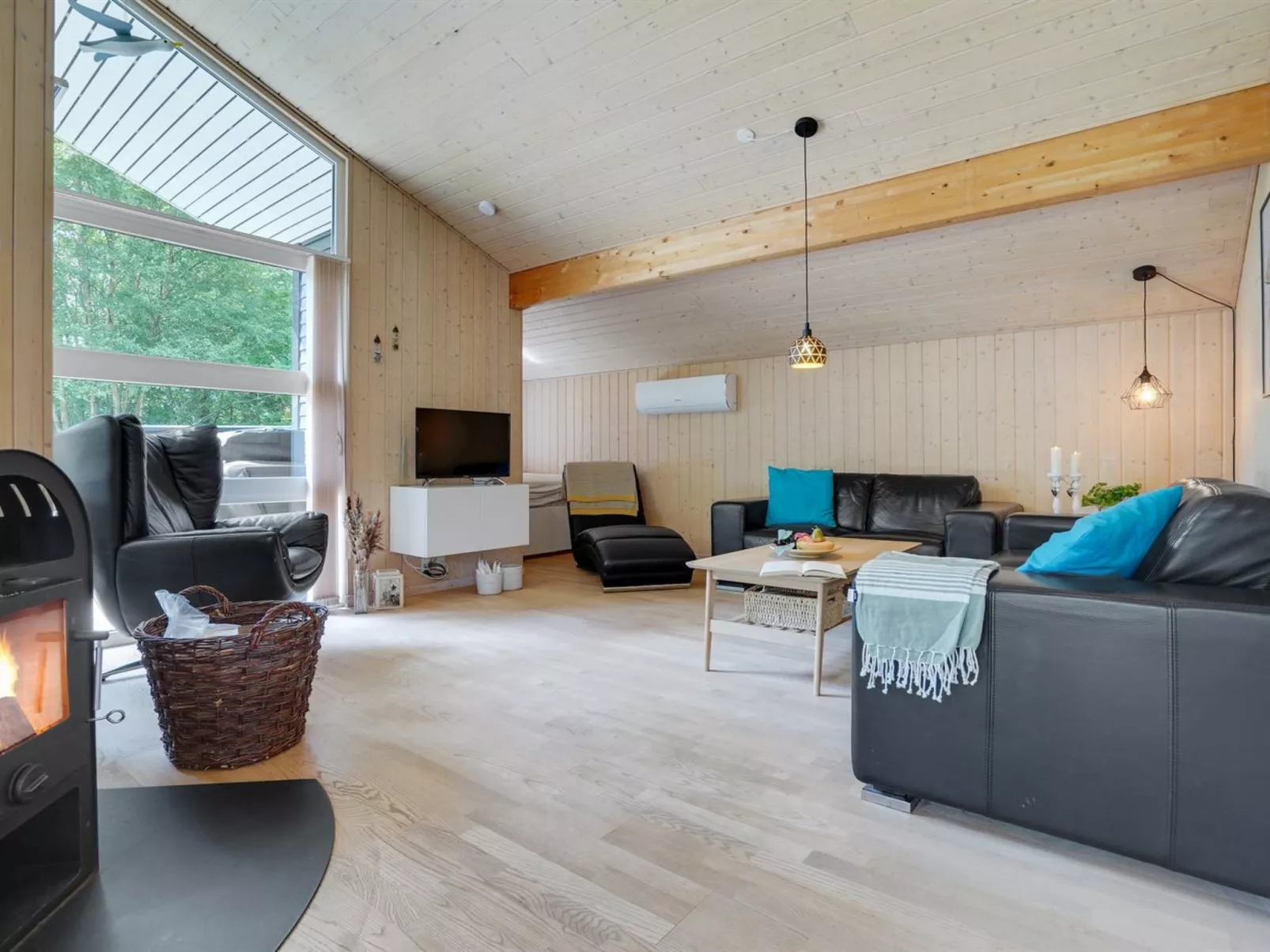 "Arny" - 1.5km from the sea-Binnen