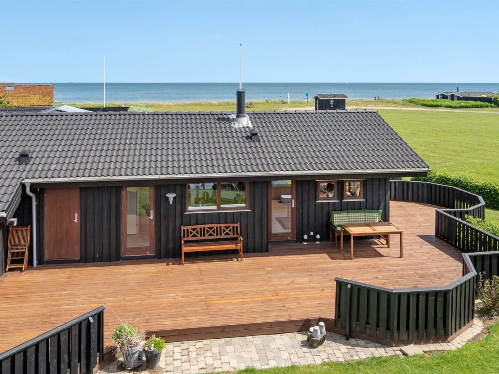 "Gyda" - 100m from the sea-Buiten