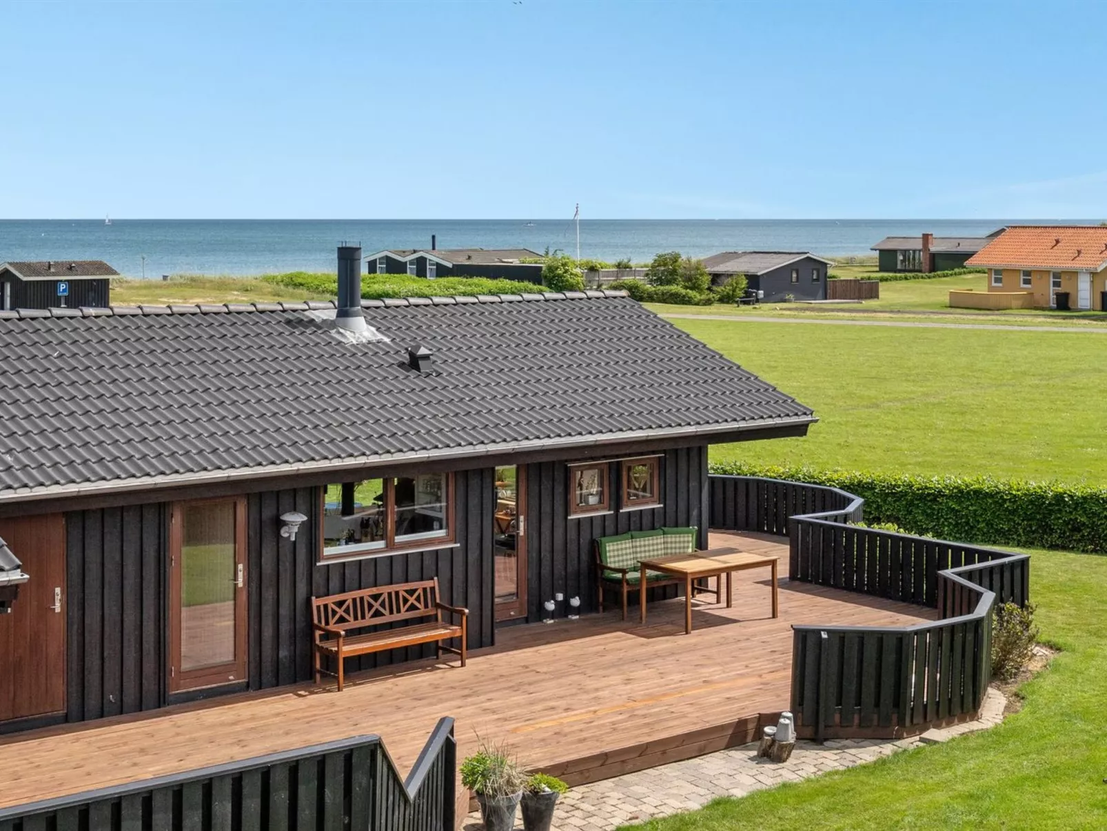 "Gyda" - 100m from the sea-Buiten