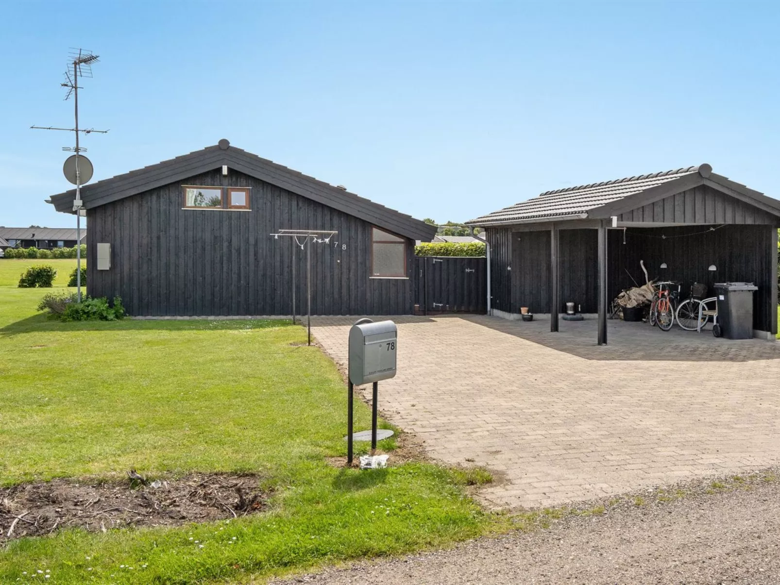 "Gyda" - 100m from the sea-Buiten