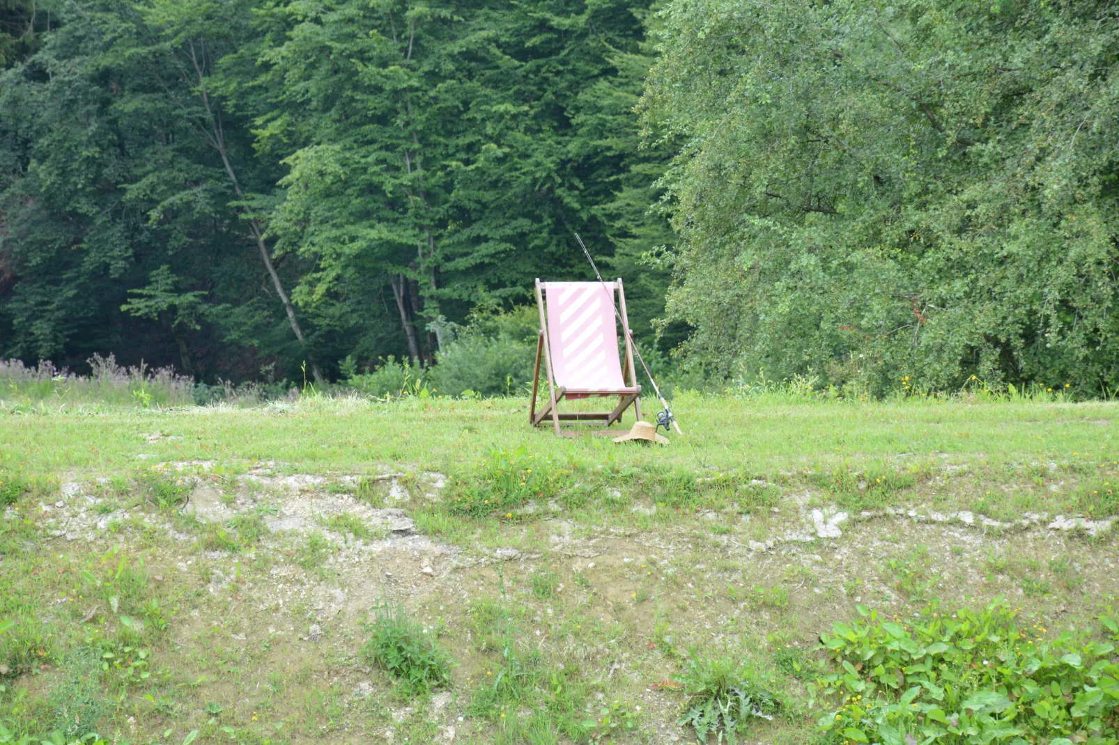 La Roulotte de Tirou-Tuinen zomer