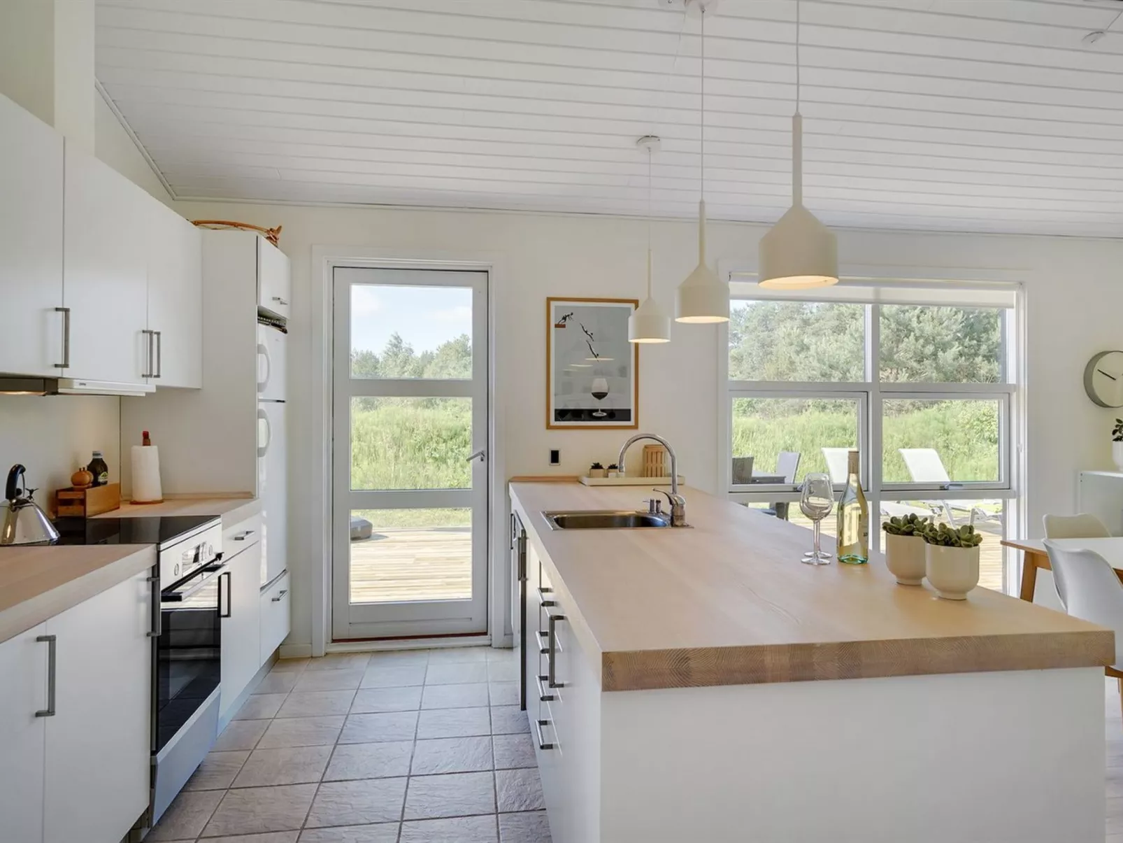 "Veiko" - 1.2km from the sea-Binnen