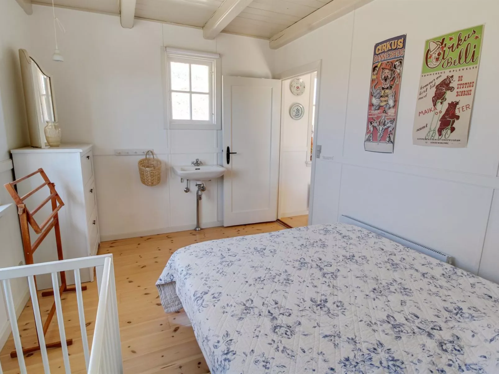 "Jamie" - 200m from the sea-Binnen