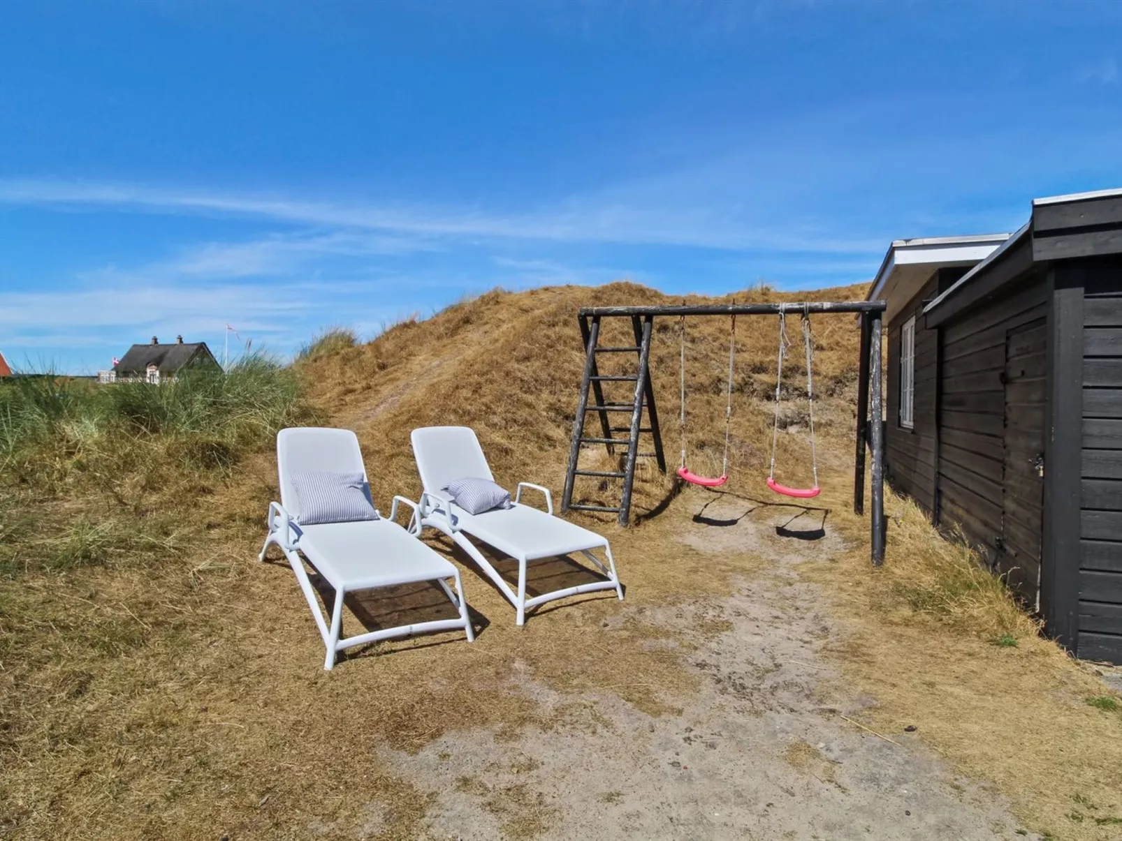 "Jamie" - 200m from the sea-Buiten