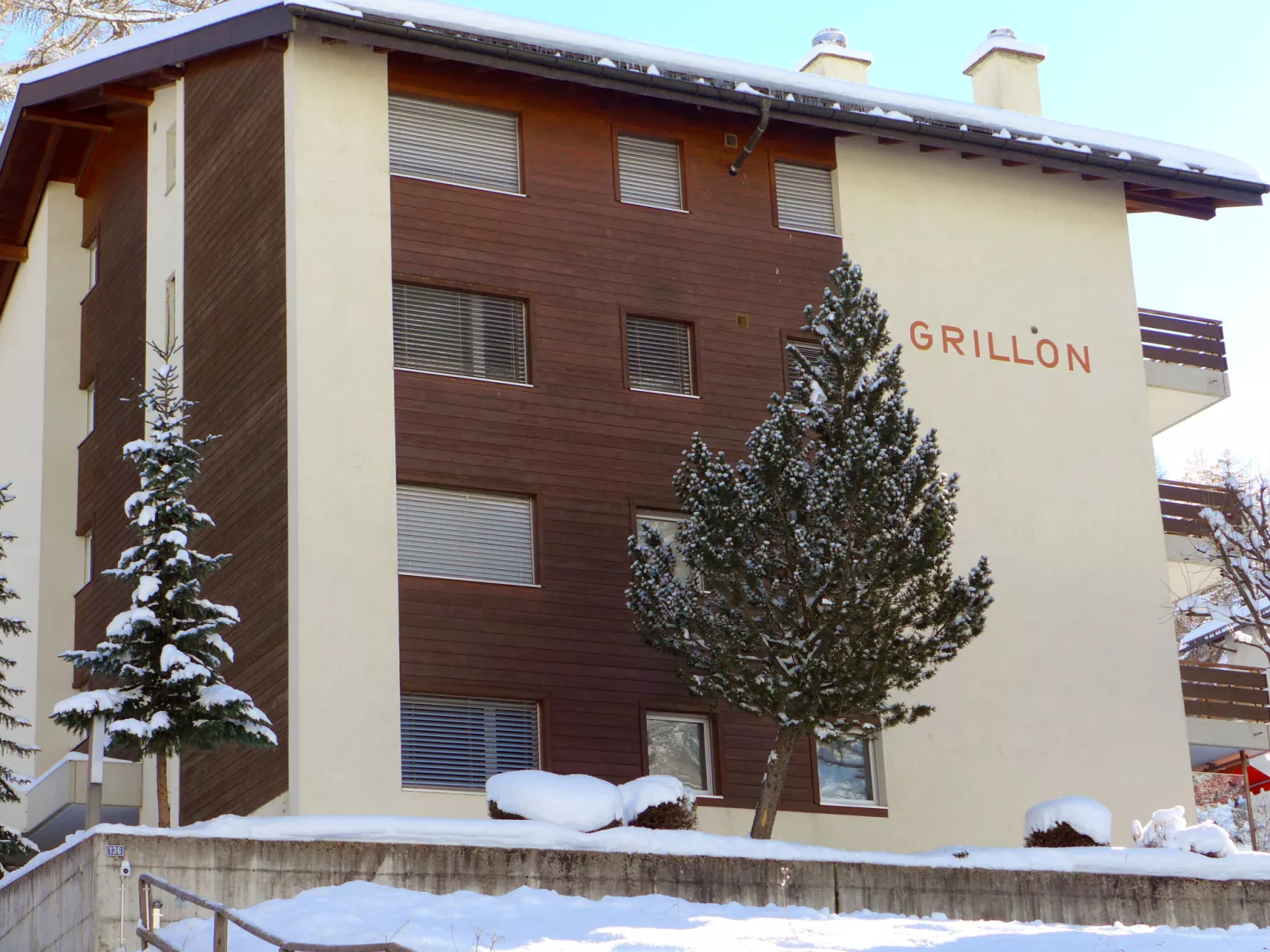 Grillon-Buiten