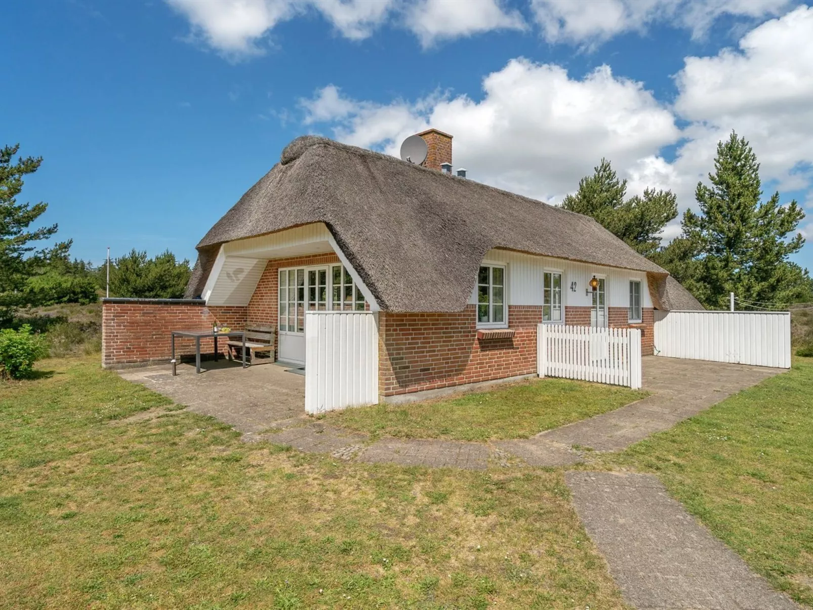 "Hakun" - 4km from the sea-Buiten