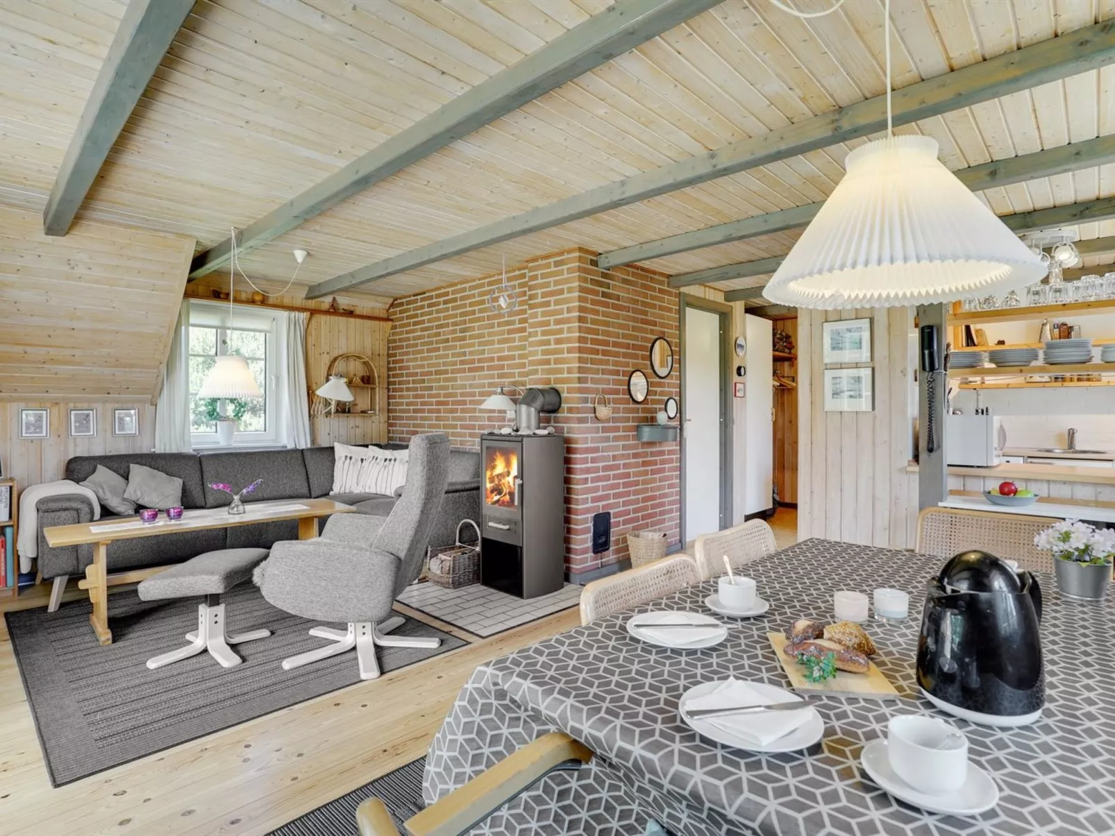 "Hakun" - 4km from the sea-Binnen
