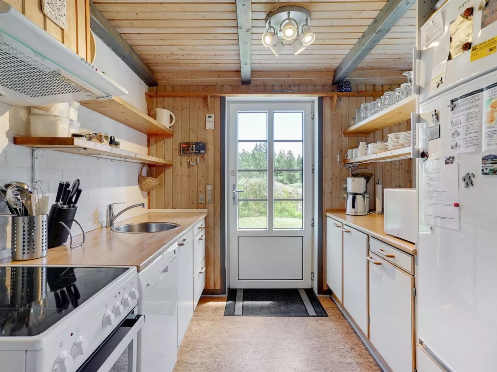 "Hakun" - 4km from the sea-Binnen