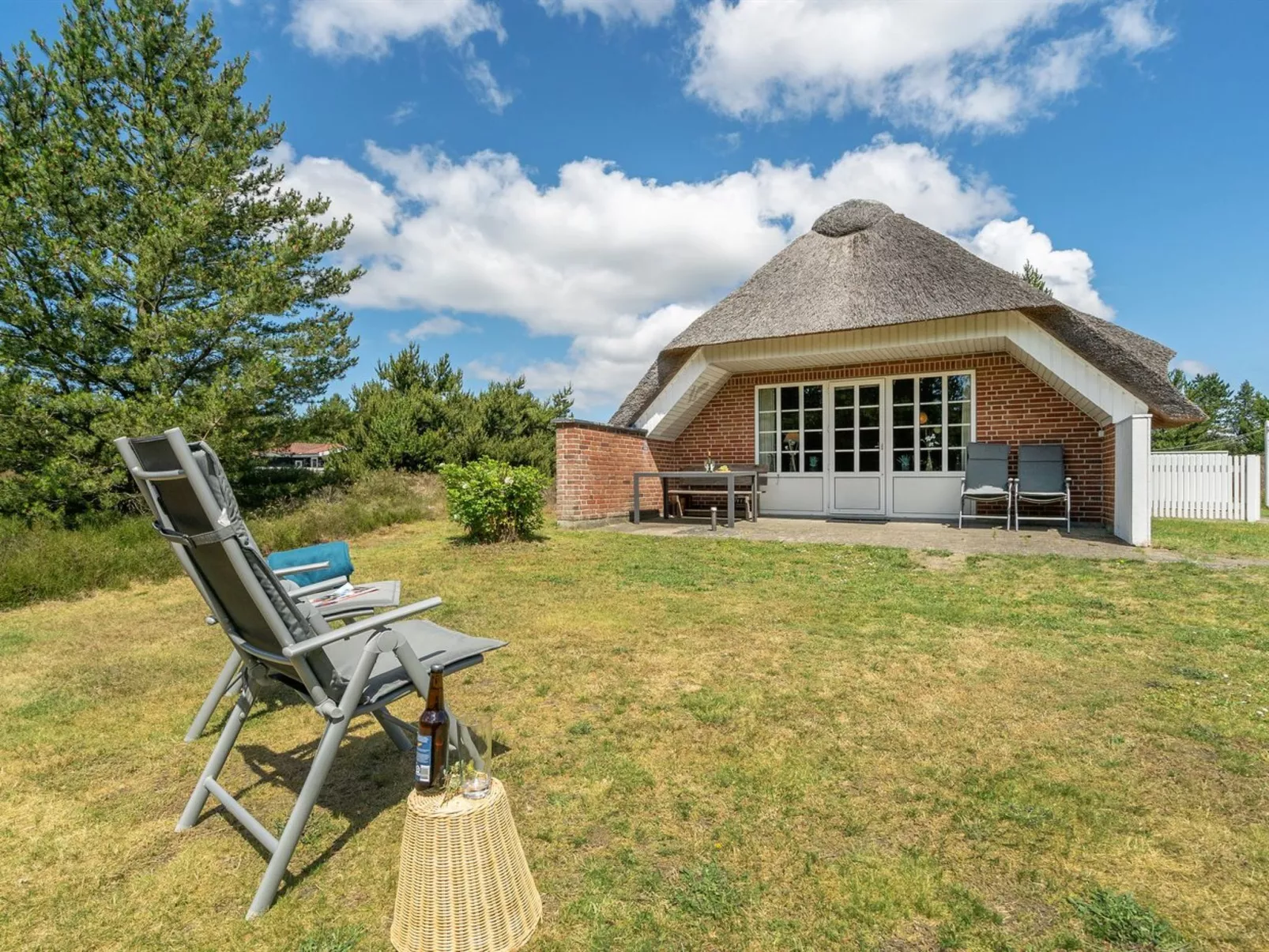 "Hakun" - 4km from the sea-Buiten