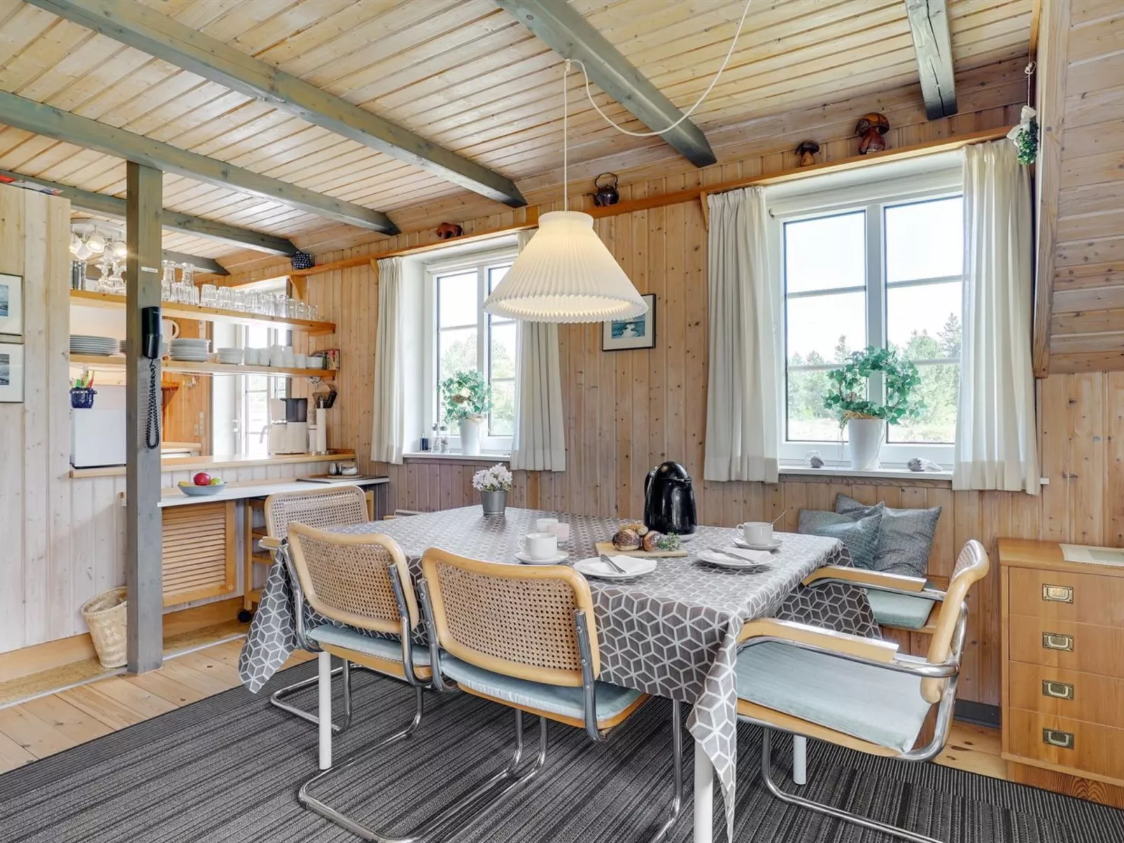 "Hakun" - 4km from the sea-Binnen