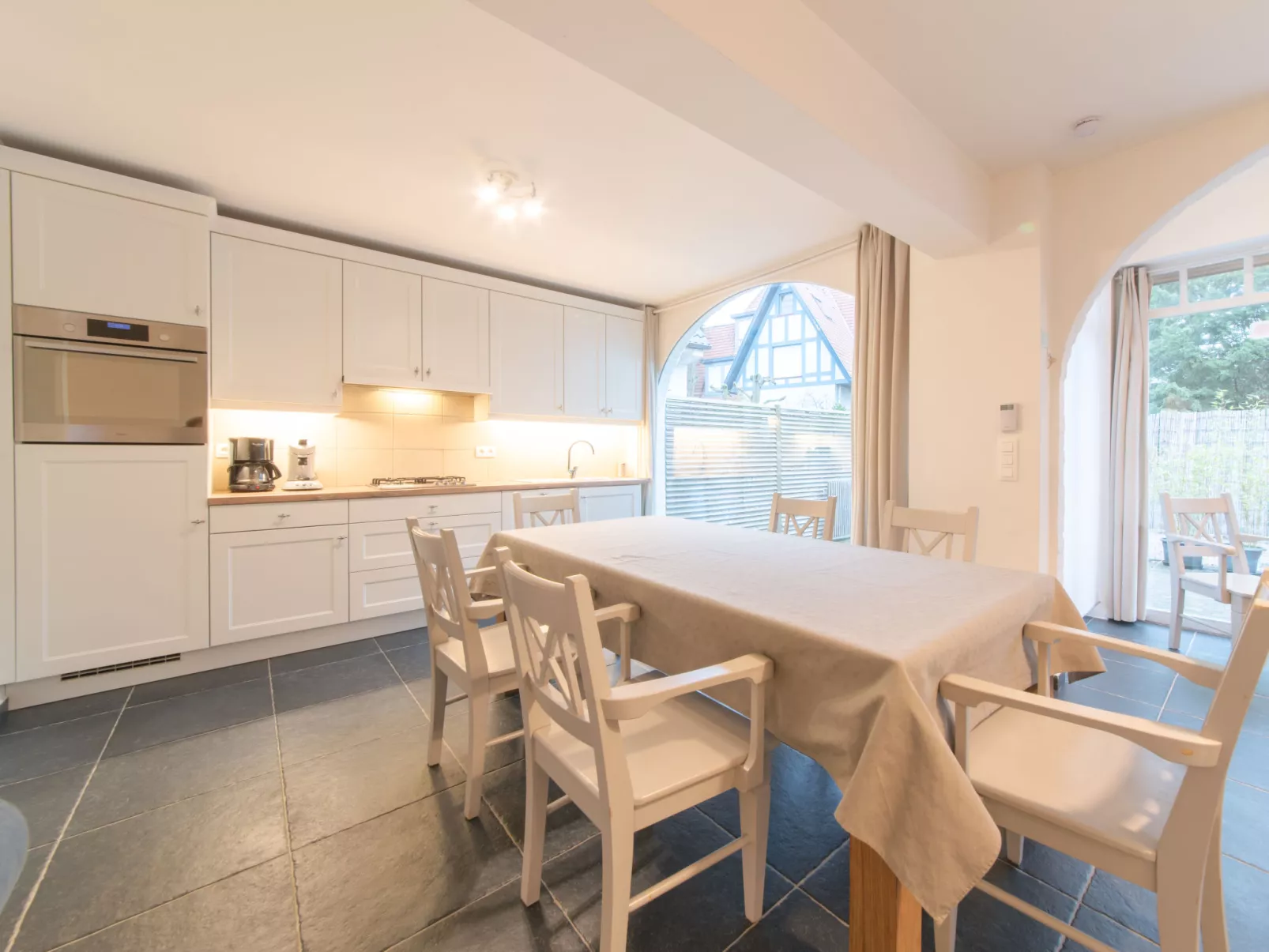 Ons Nest with parking-Binnen