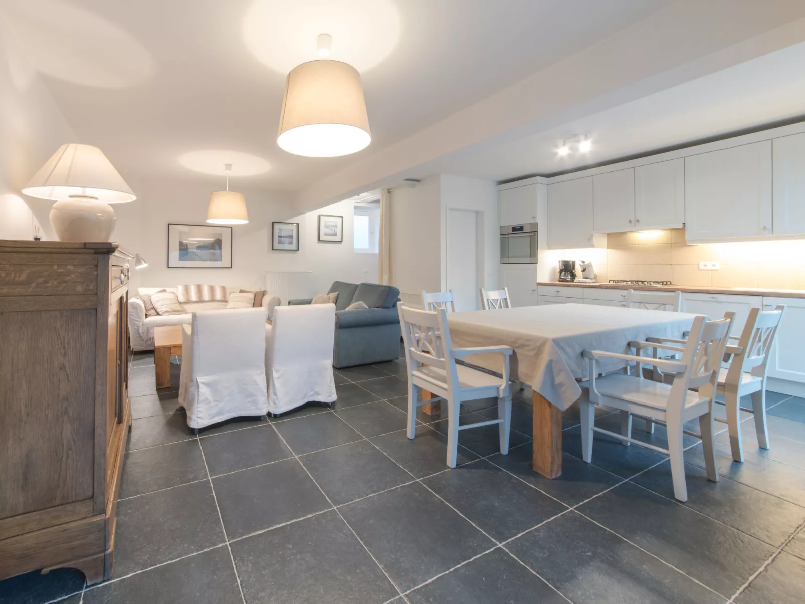 Ons Nest with parking-Binnen