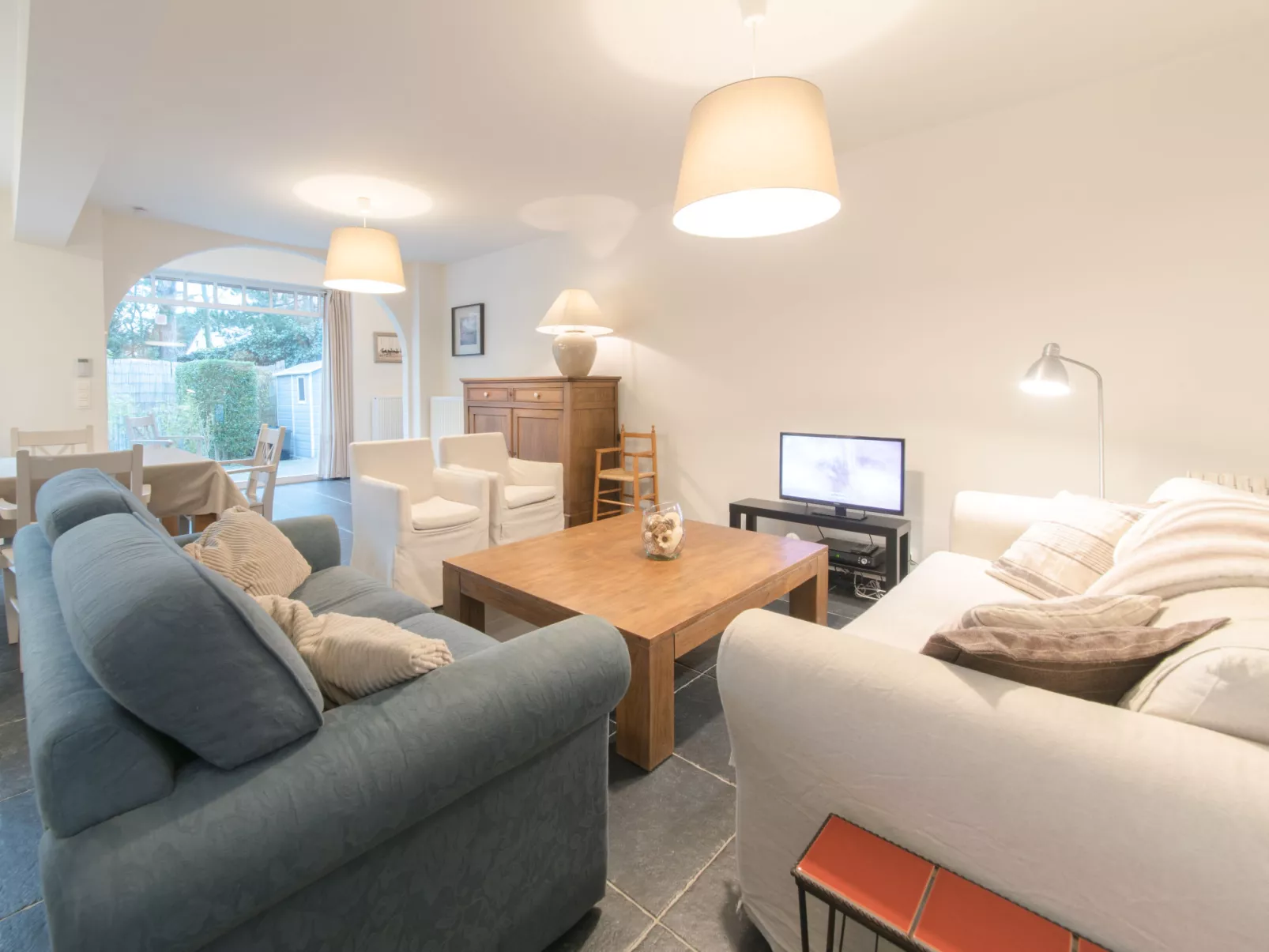Ons Nest with parking-Binnen
