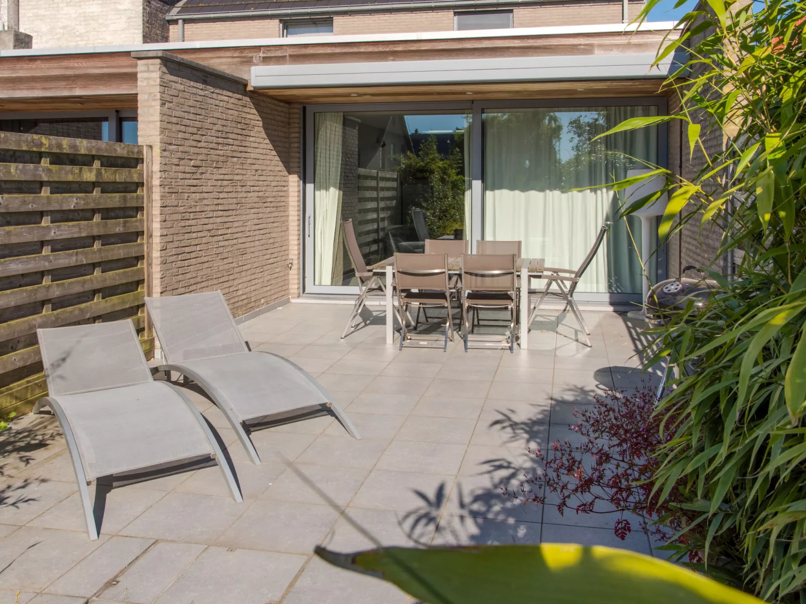 Stella Maris with garage and garden-Buiten
