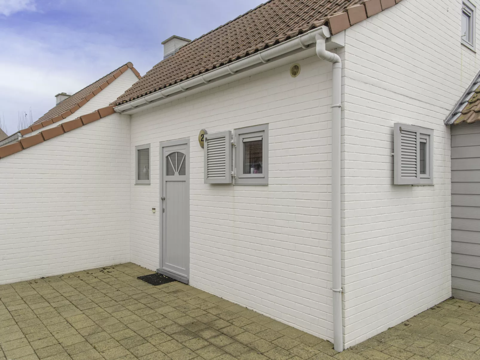 Vissershuis 2 with parking-Buiten
