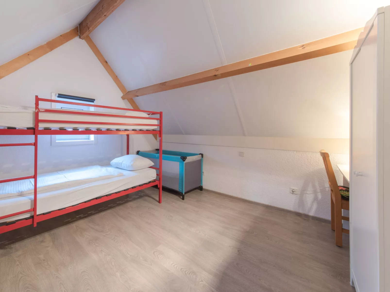 Vissershuis 2 with parking-Binnen