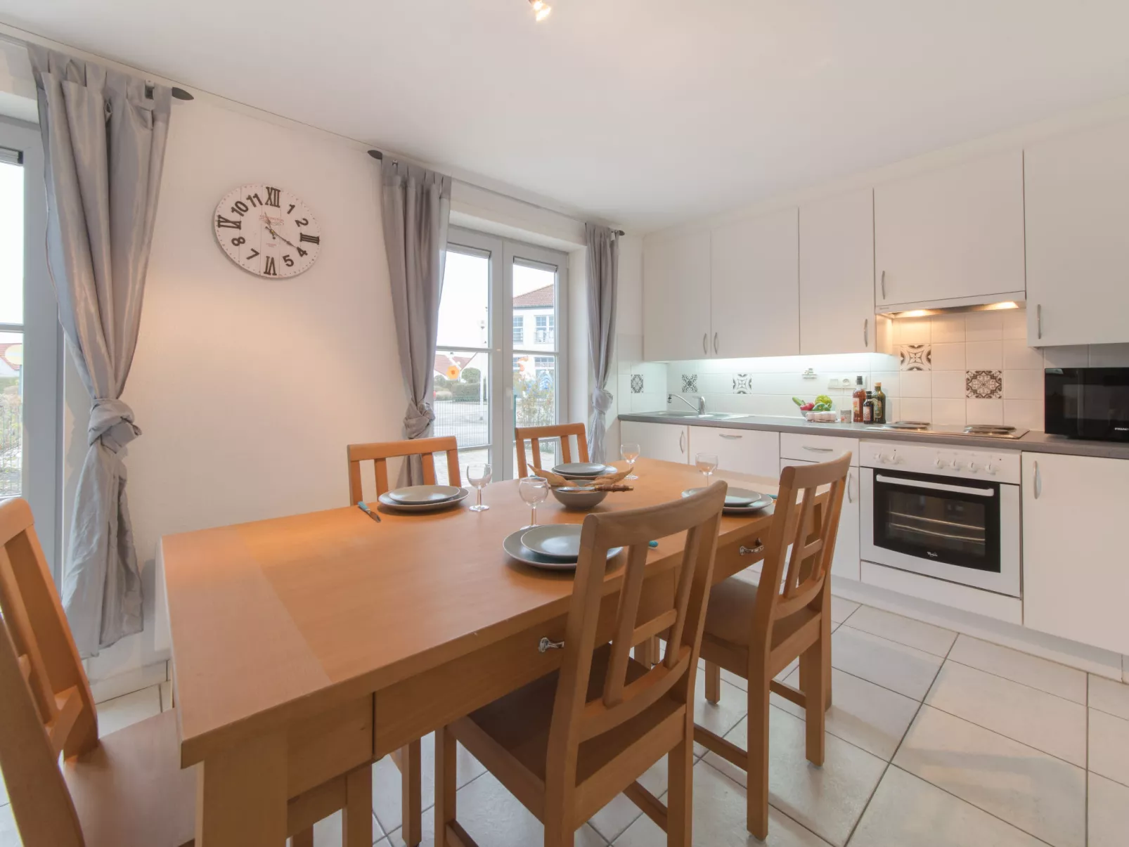 Vissershuis 2 with parking-Binnen