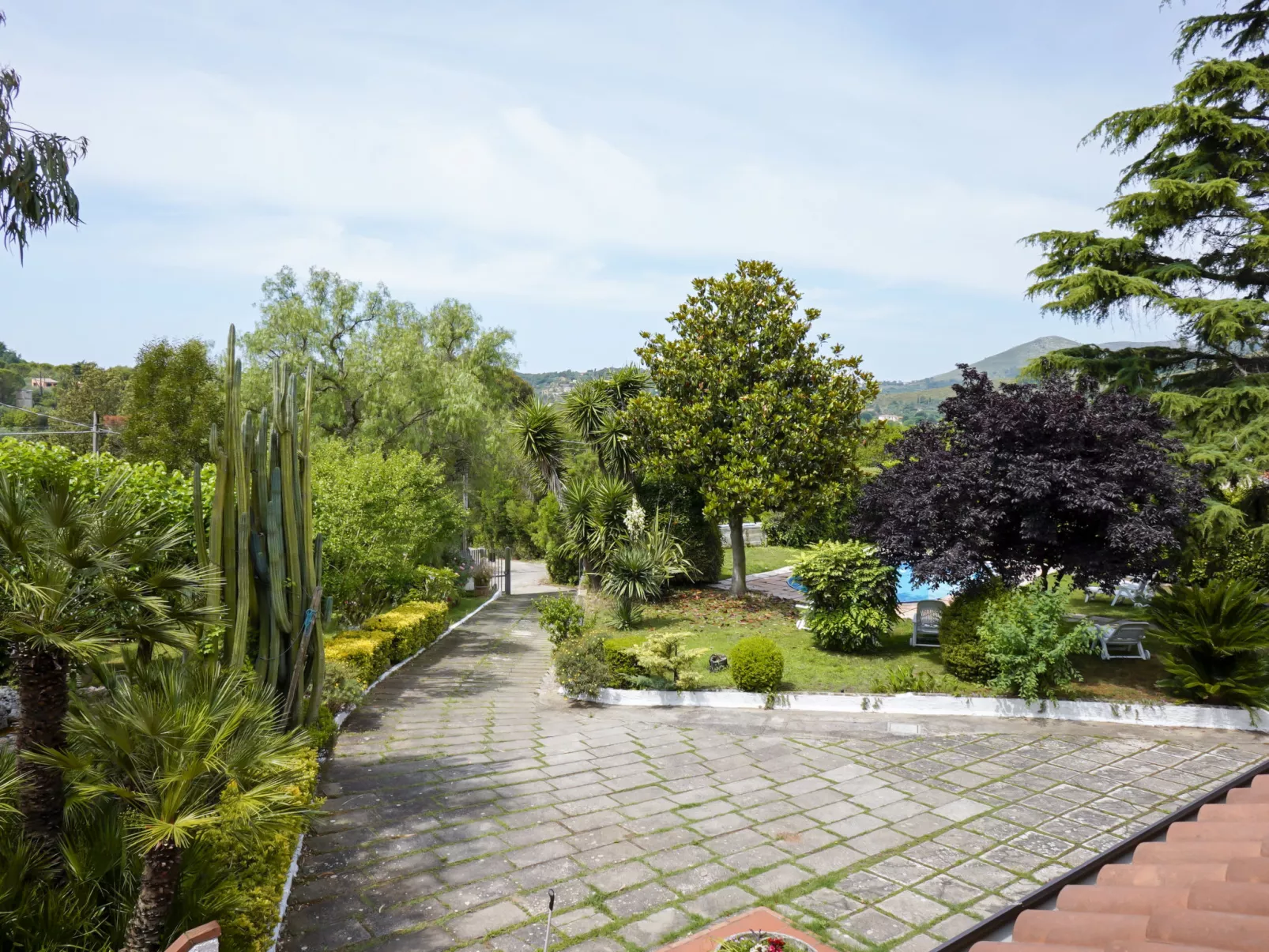 Sunny-Buiten