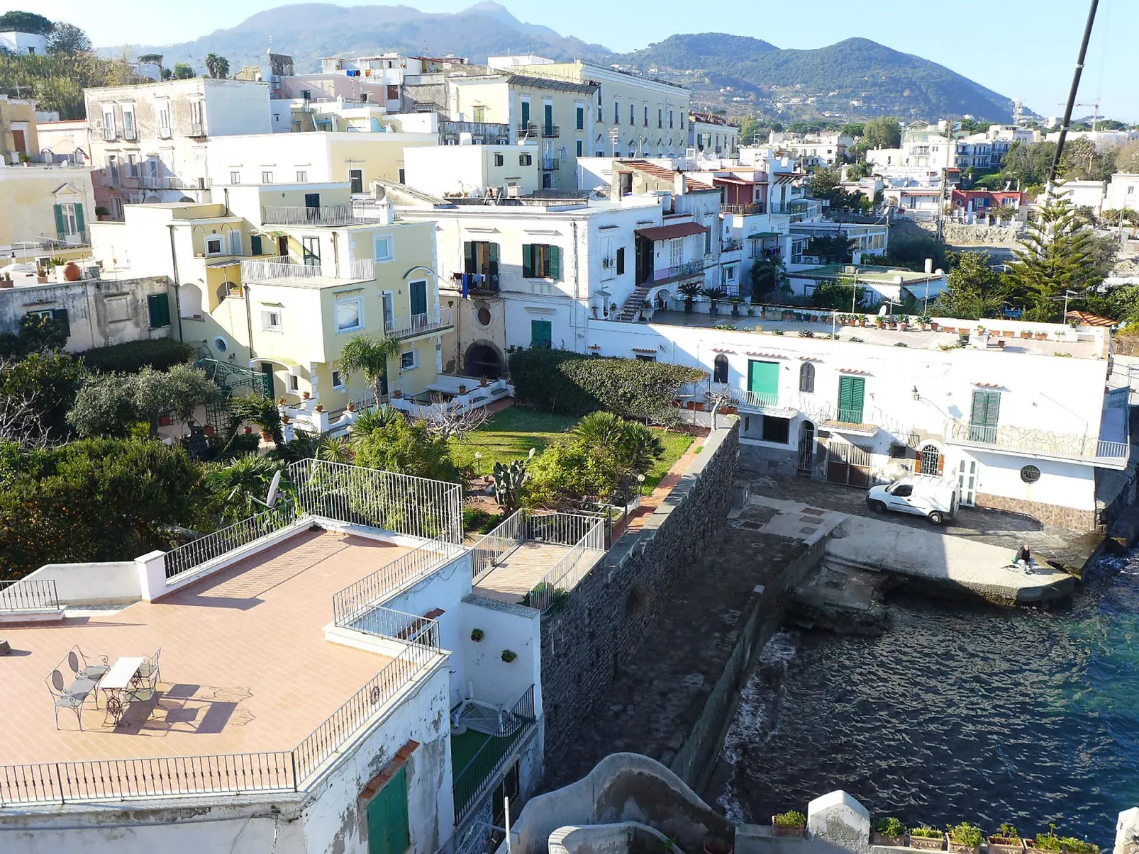 Ischia Sea Side-Buiten