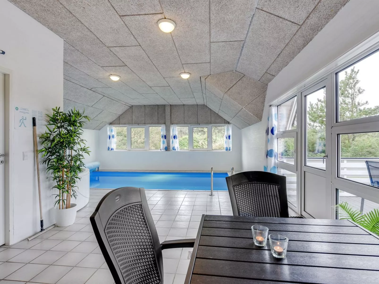 "Sylvi" - 1.7km from the sea-Buiten