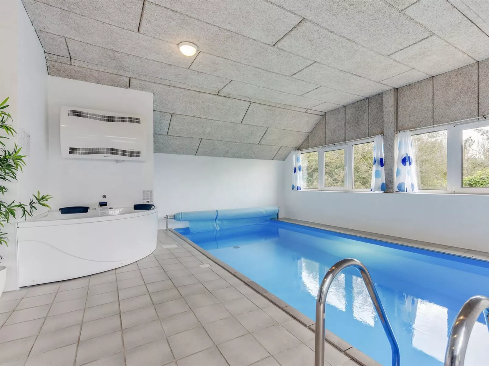 "Sylvi" - 1.7km from the sea-Buiten