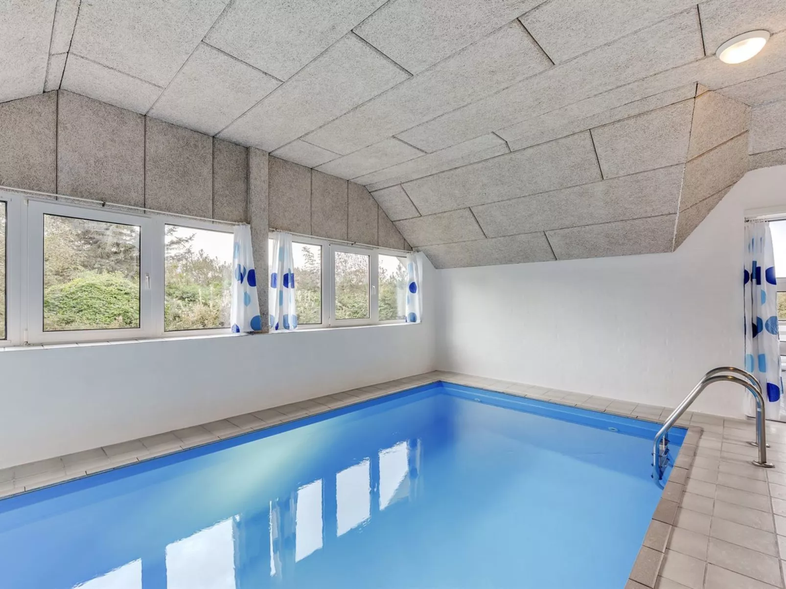 "Sylvi" - 1.7km from the sea-Buiten