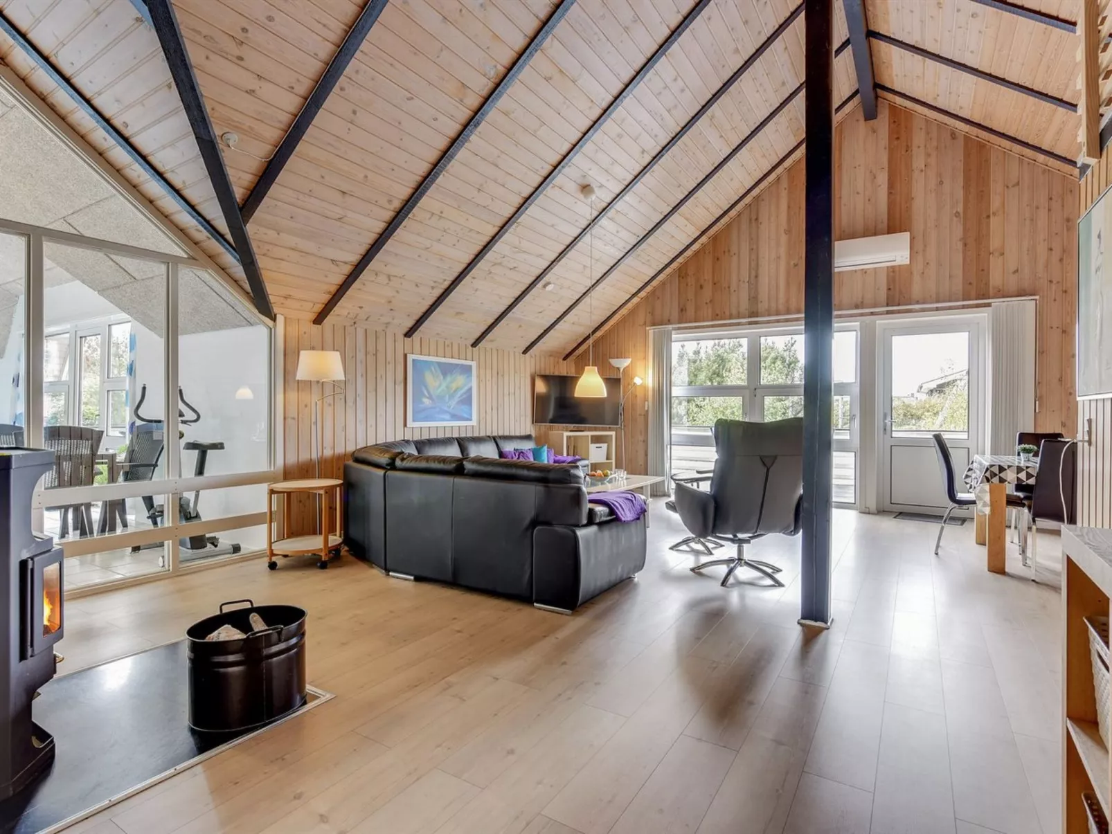 "Sylvi" - 1.7km from the sea-Binnen