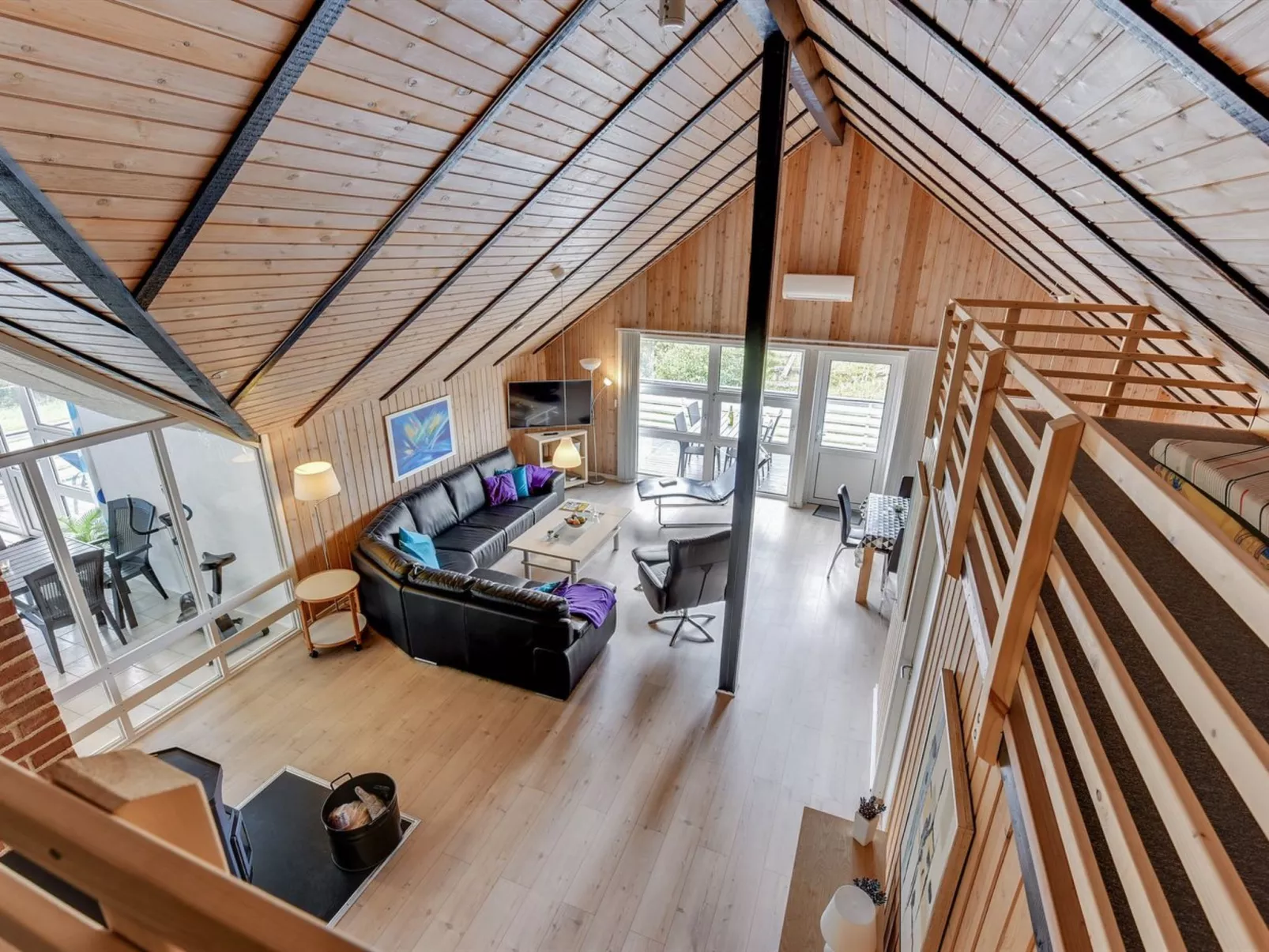 "Sylvi" - 1.7km from the sea-Binnen