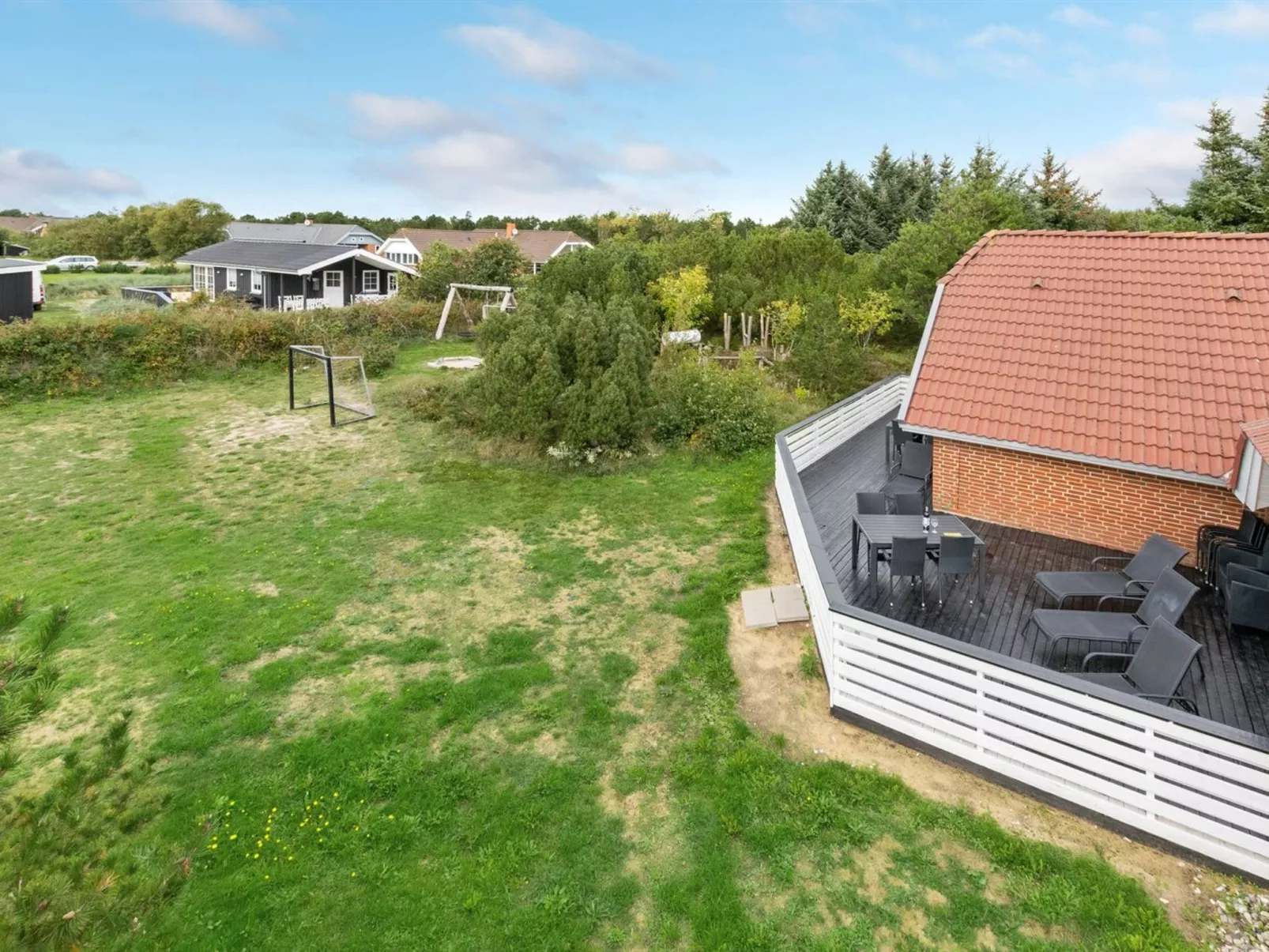 "Sylvi" - 1.7km from the sea-Buiten