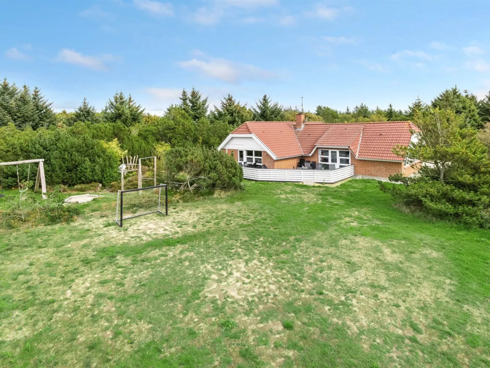 "Sylvi" - 1.7km from the sea-Buiten