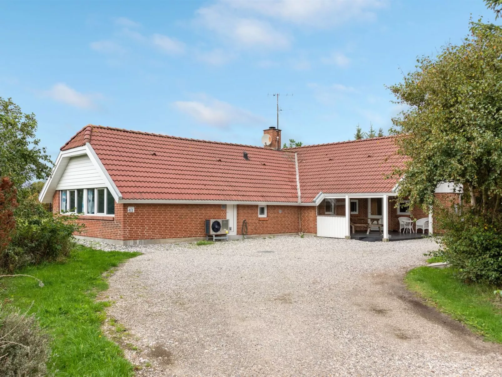 "Sylvi" - 1.7km from the sea-Buiten