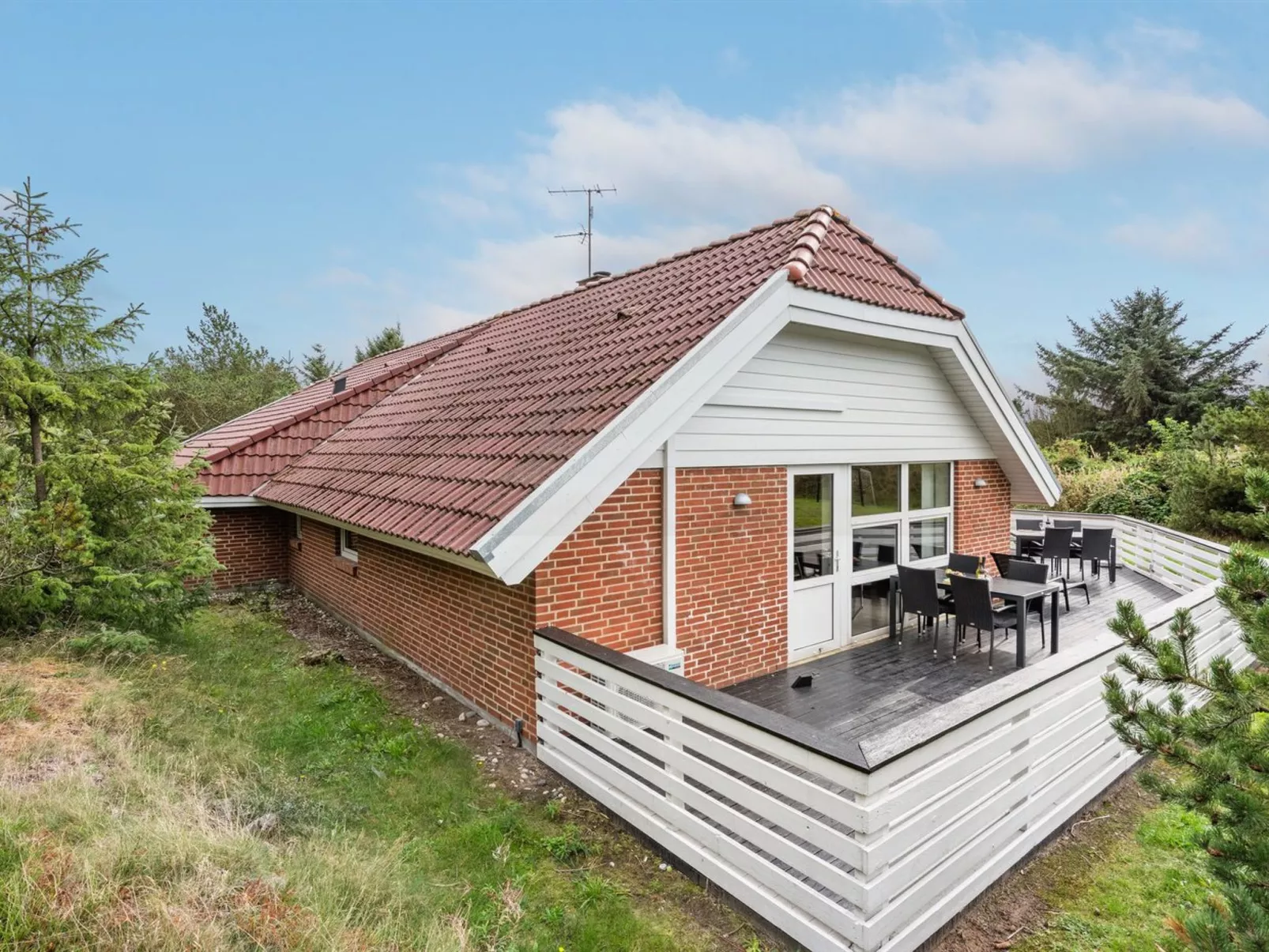 "Sylvi" - 1.7km from the sea-Buiten