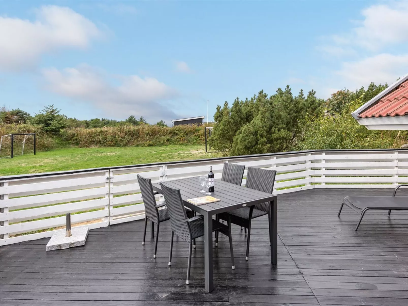 "Sylvi" - 1.7km from the sea-Buiten