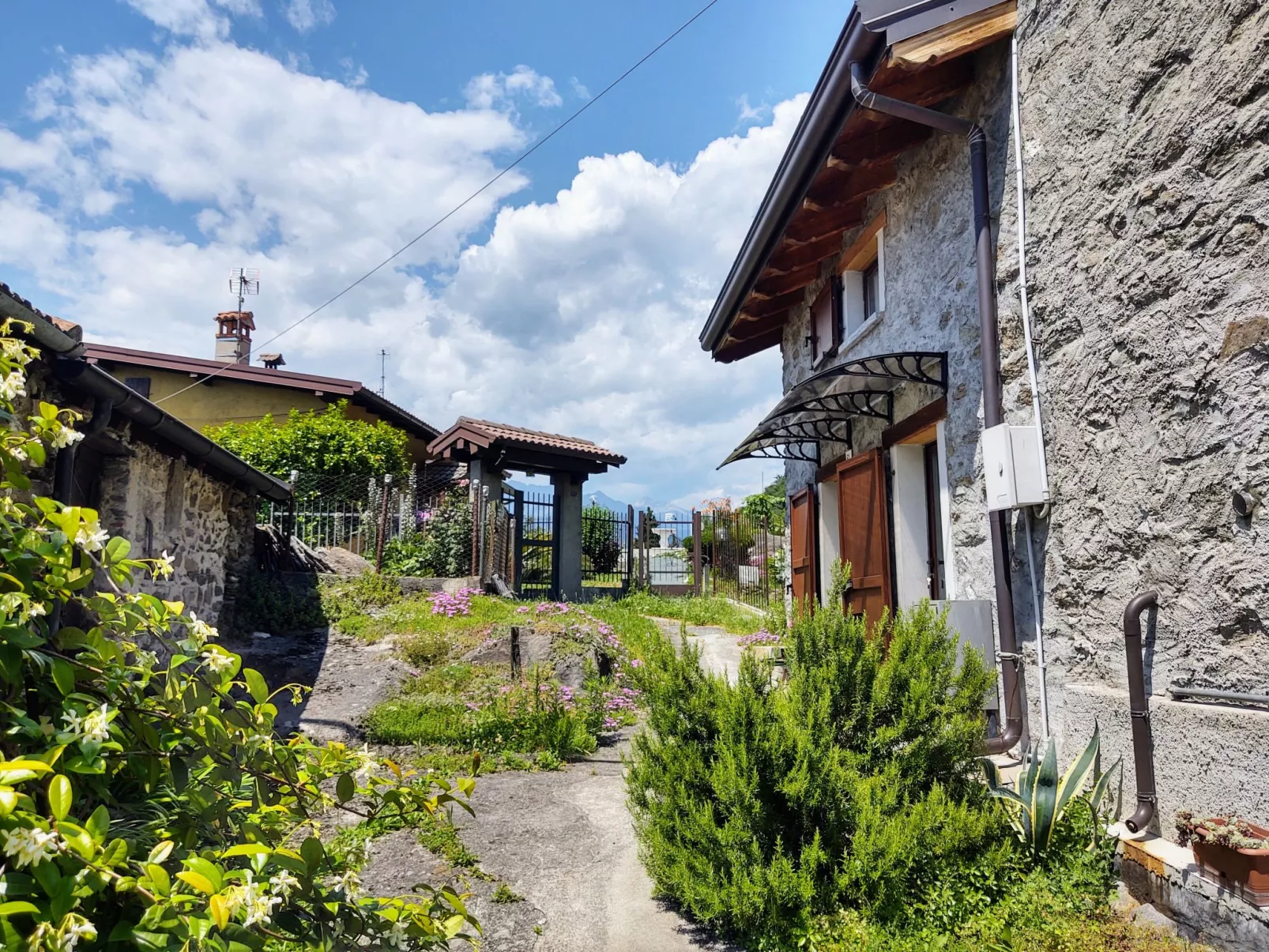 Monastero-Buiten