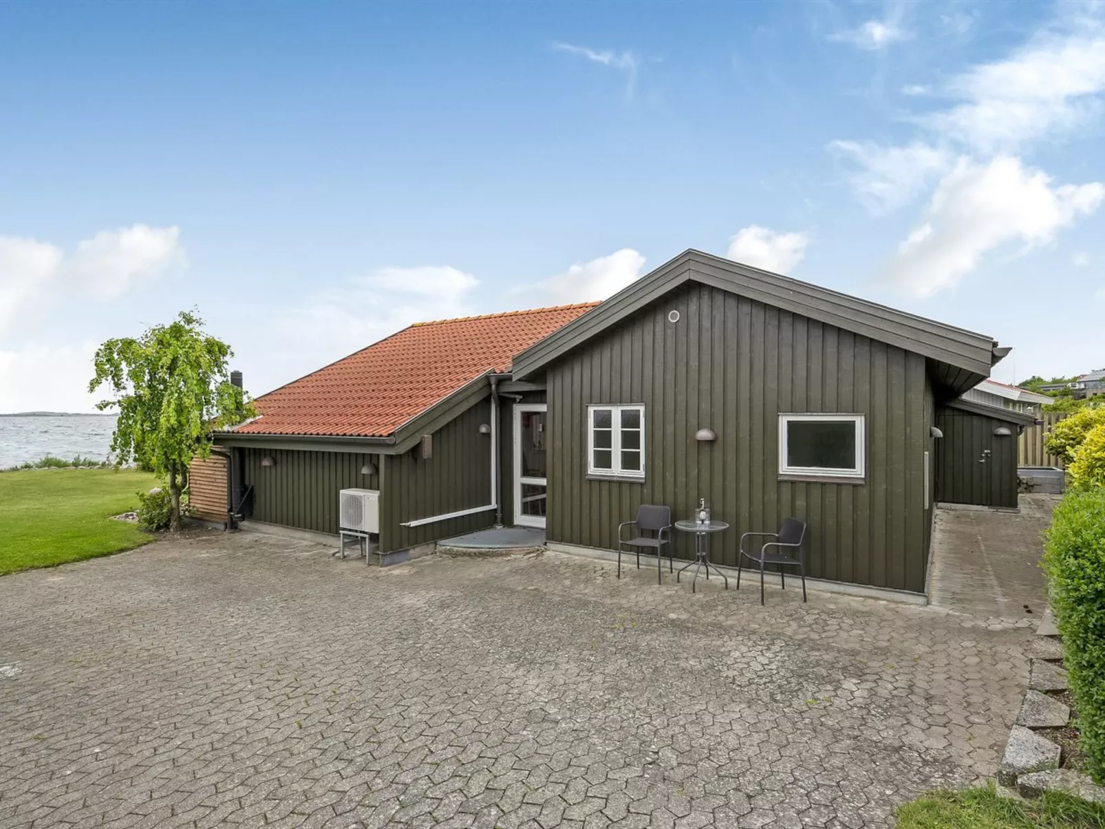 "Tilia" - 15m from the sea-Buiten