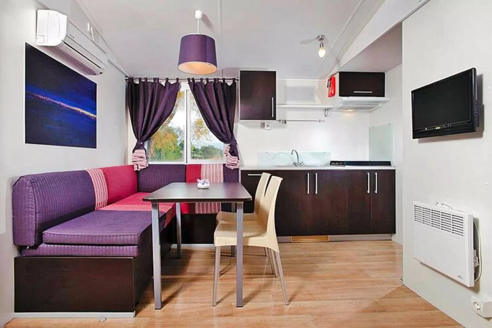 Mobile Homes im Amadria Park Sibenik - MH 4&2 - ca32qm - 6 Pers-Woonkamer