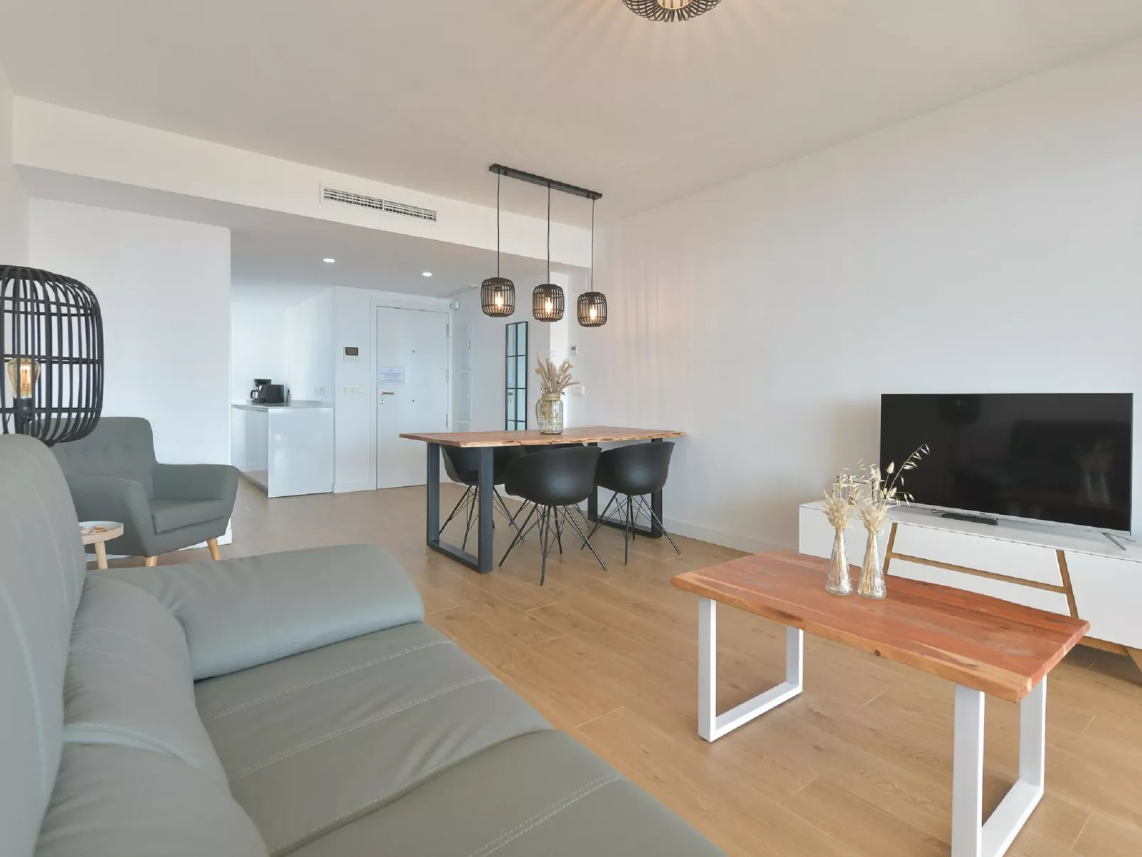 Amazing 2 bedrooms apartment-Binnen